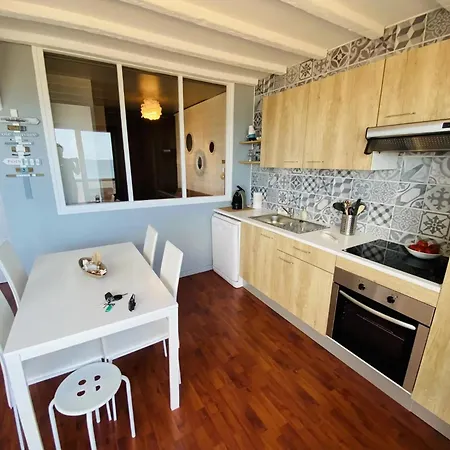Studio-cabine Pleine Vue Et Eventail
